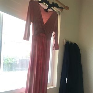 Mother bee maternity dress. Light pink